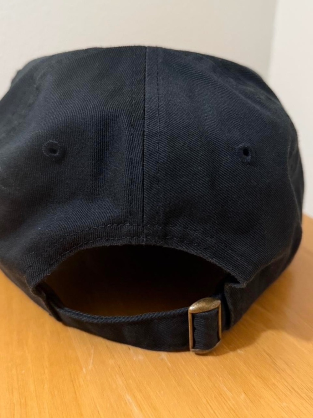 Wii strap back hat - Picture 3 of 3